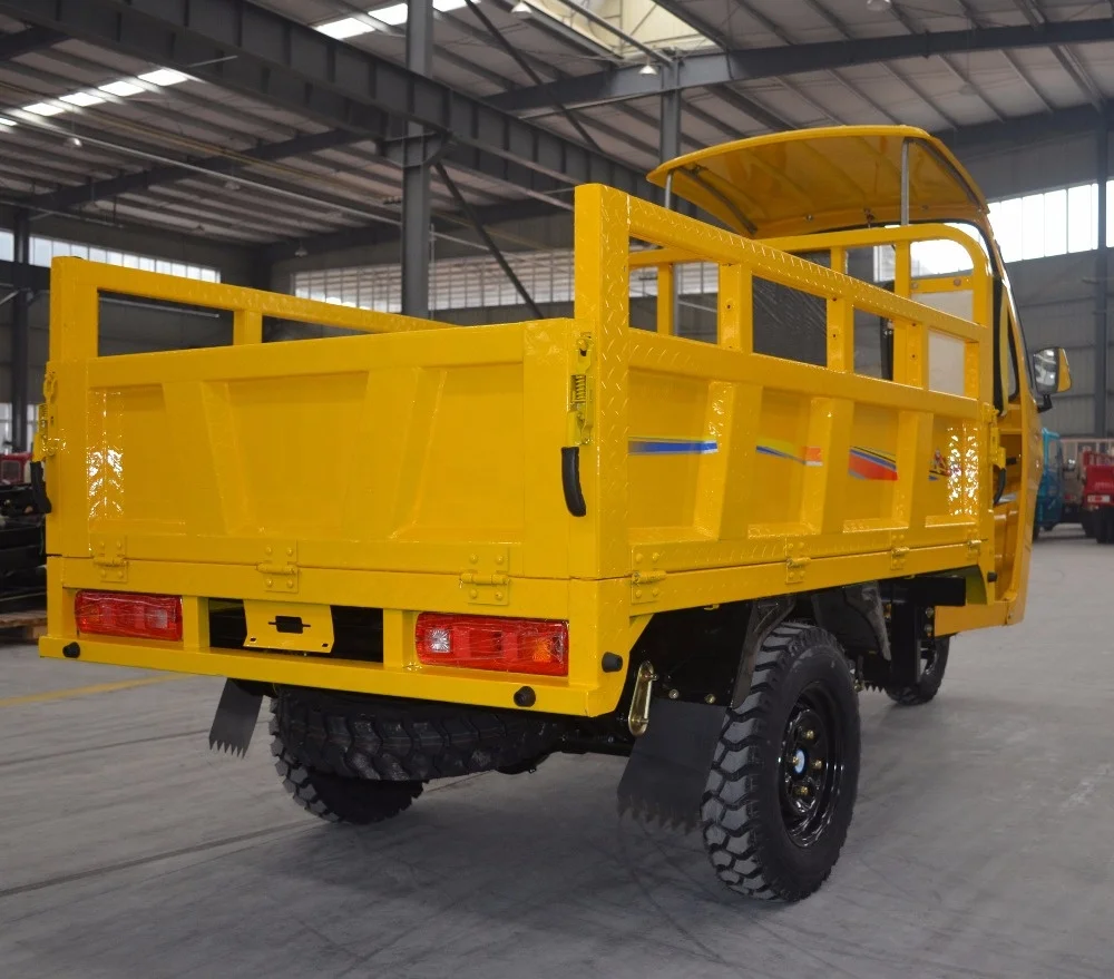 Three  Wheel Motorcycle  200cc Cargo Tricycle with Rain Cover and Windshield