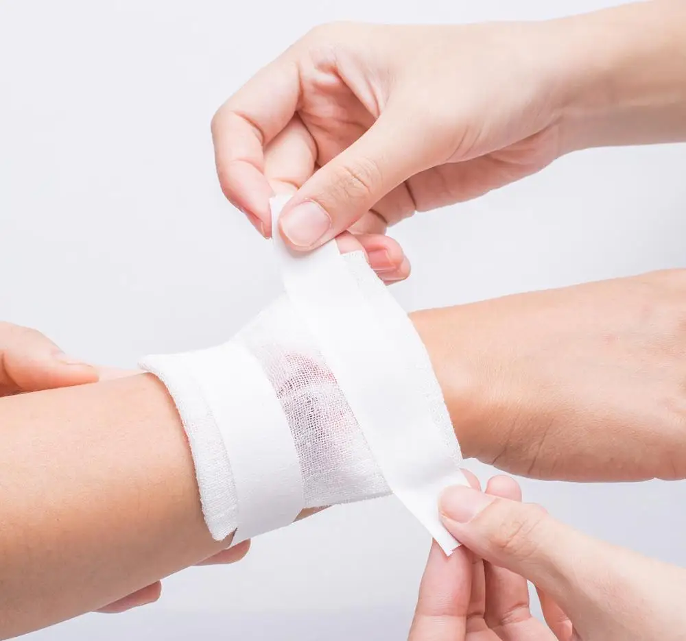 
Professional Hospital sterilized medical gauze rolls/bandage roll surgical dressing cutting Non-Adherent Natural Degradable 100% 