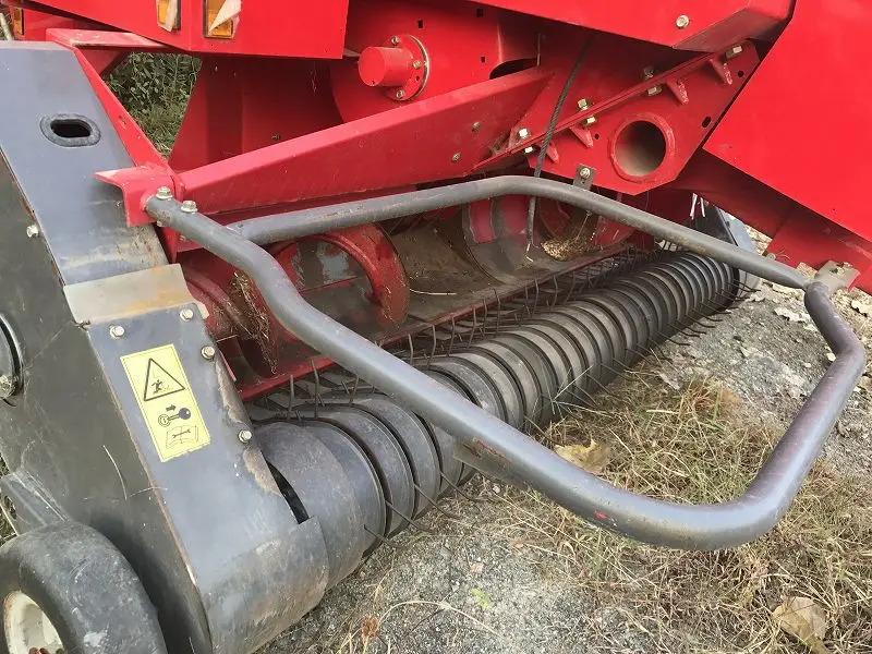 
MASSEY FERGUSON HAY BALER 