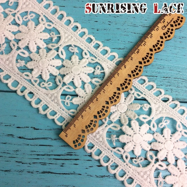 Wholesale 2020 New Indian White Embroidery Fabric Rose Trimmings Cotton Eyelet Lace Trim