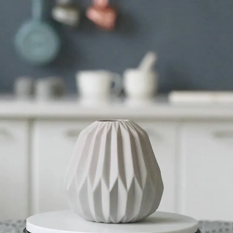 Cheap price wholesale modern gift items decoration pottery ceramic vase for hotel