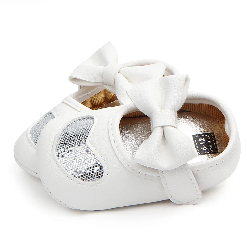 Wholesale China Newborn Baby Girl Blingbling Sequins Heart Fancy Shoes Prewalker Shoes Soft Leather Toddler Baby White Shoes
