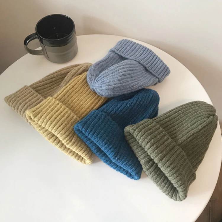 Wholesale Gorros Elegantes De Invierno Para Mujer Custom Acrylic Black Women Beanie Hat Knitted Knit Hat Pom Pom Winter Hats