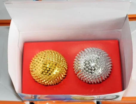 5.6cm Hand roller magnetic massage ball for palm massage Magnetic Therapy Massager Magnet Hand Acupuncture Ball Acupoint Needle