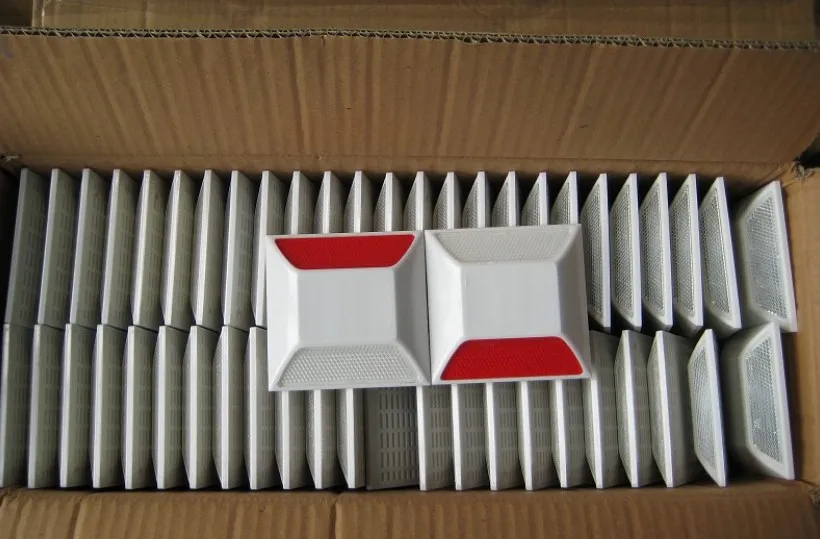 Reflective Highway Markers Plastic cat eye Road Stud Reflectors