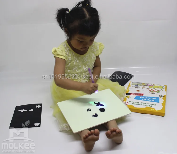 HOT amazon product magic phosphorescence flashing toys Photoluminescent drawing board for children at dark night