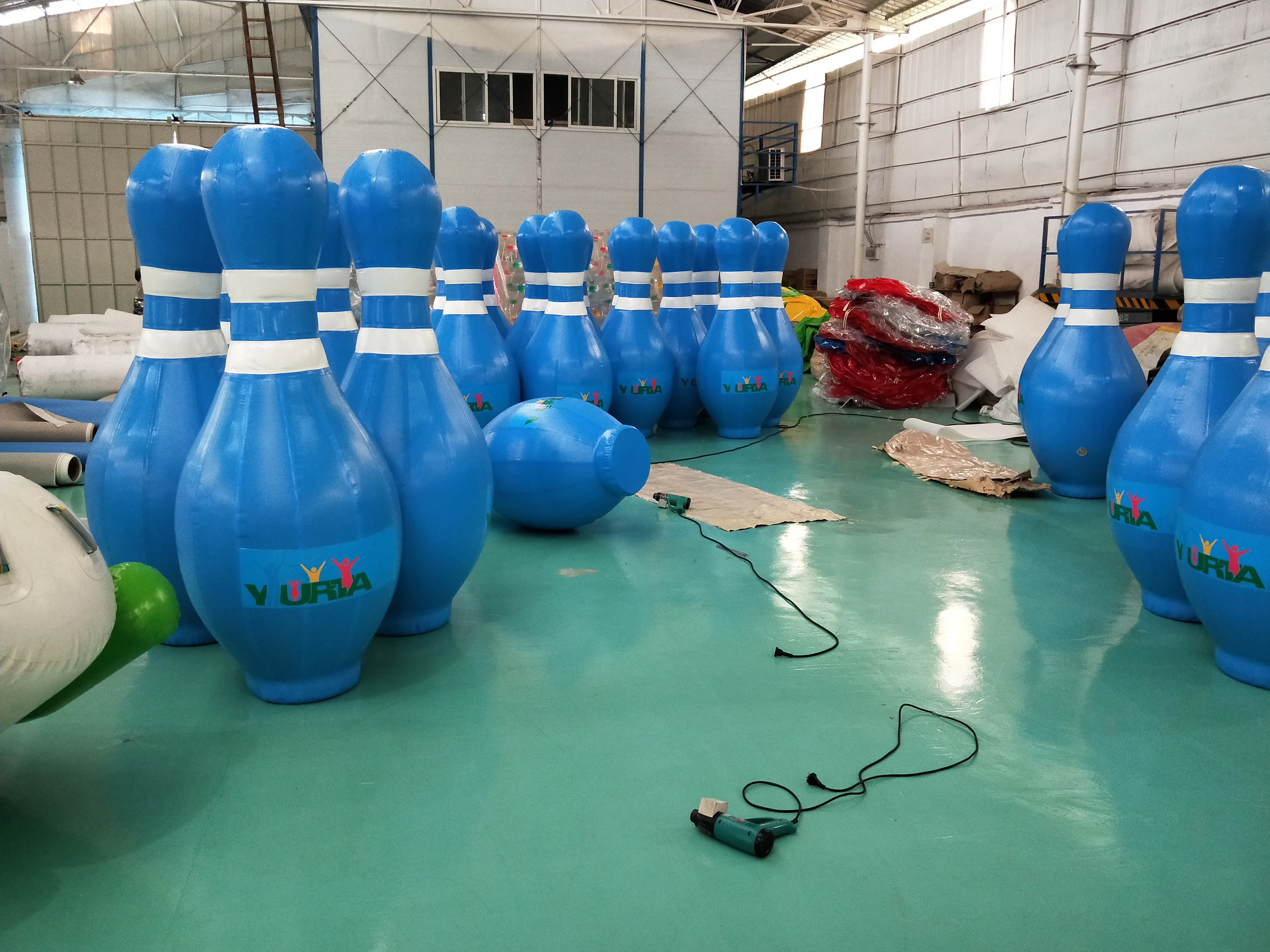 Hot Sale Outdoor Giants Inflatable Large Human Bowling Ball Alley Pin Game