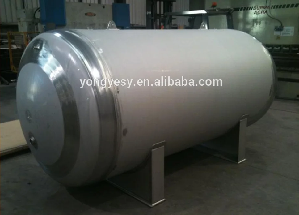 Chilled water buffer tank