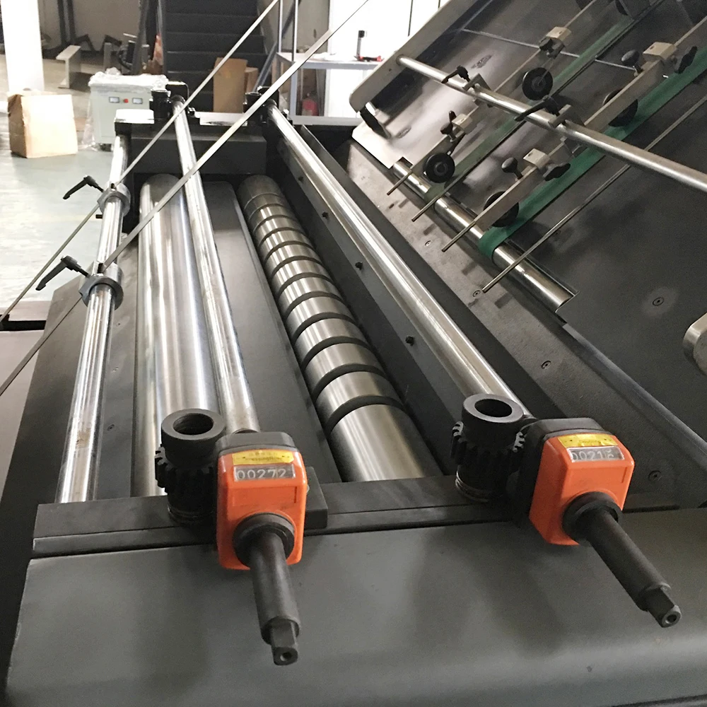 Factory price semi automatic cardboard flute corrugated box board paper laminating machine / laminator machine for sale