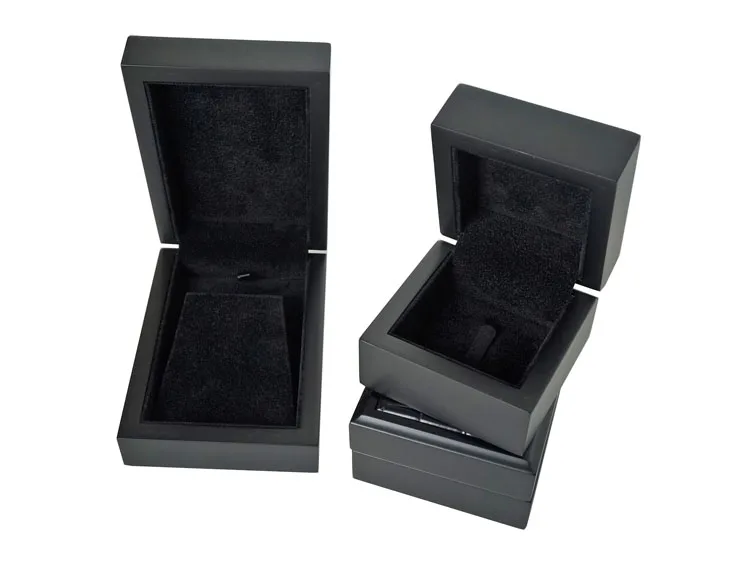 Golden Supplier household stock black handmade timber wooden jewelry box wholesale wood ring pendant bangle jewelry set boxes