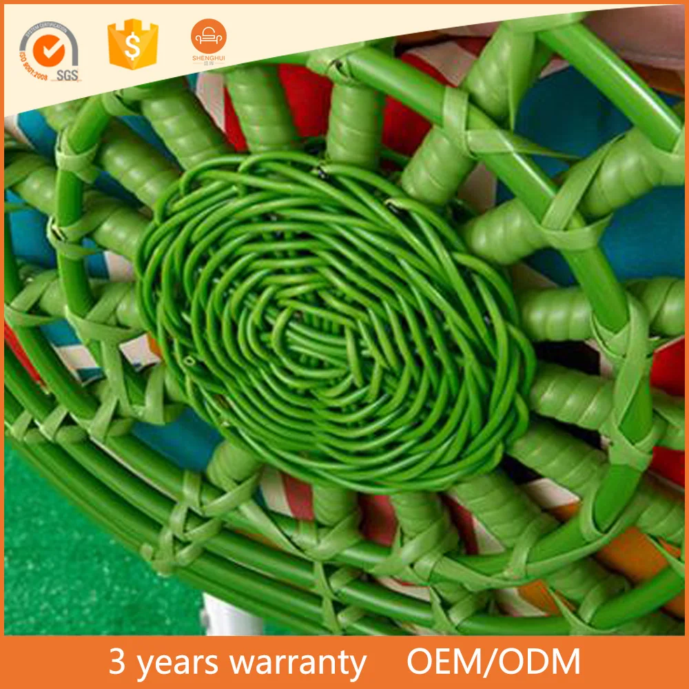 
Garden indoor & outdoor hanging egg shaped round wicker swing chair. 