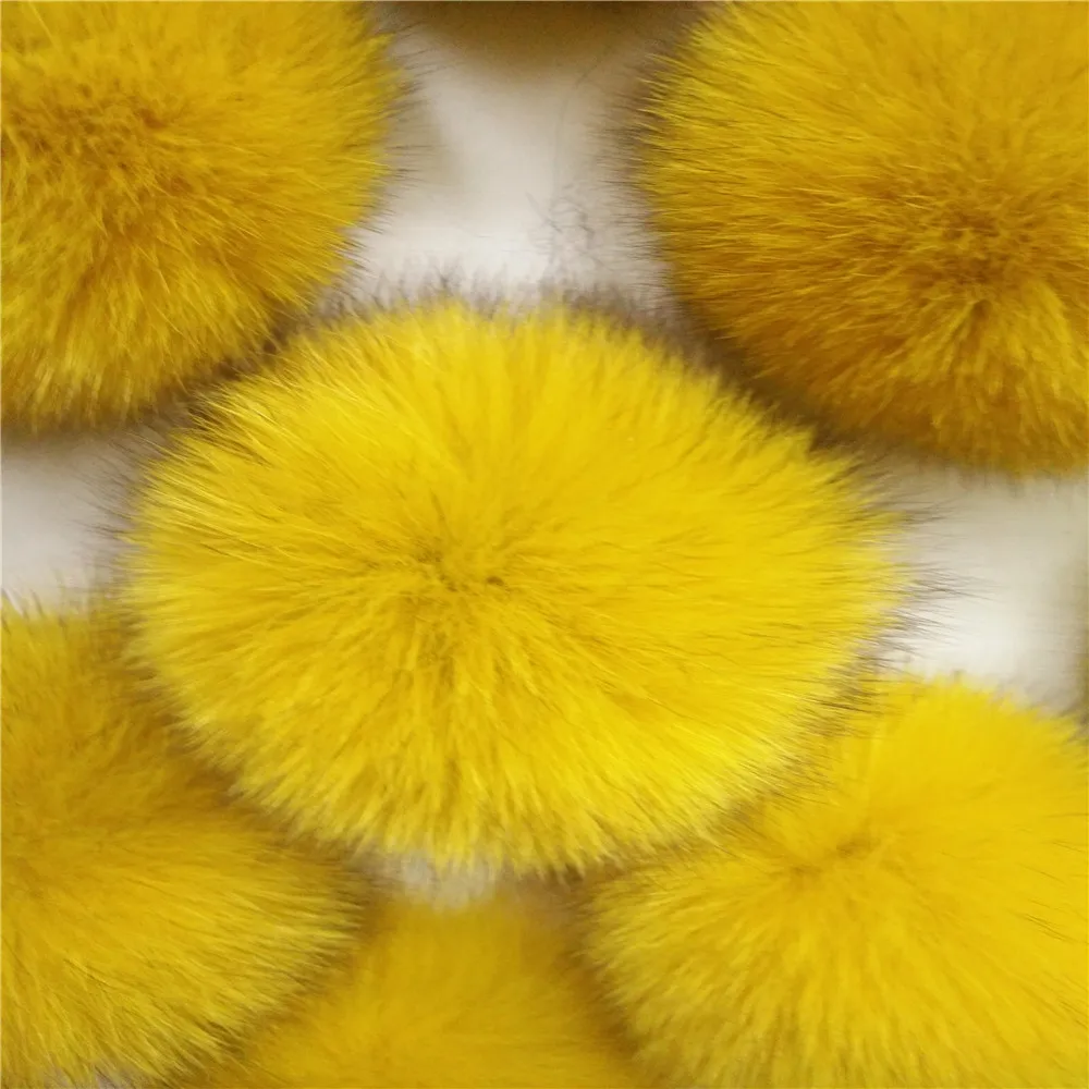 Брелок для ключей с подвеской из натурального Лисьего меха