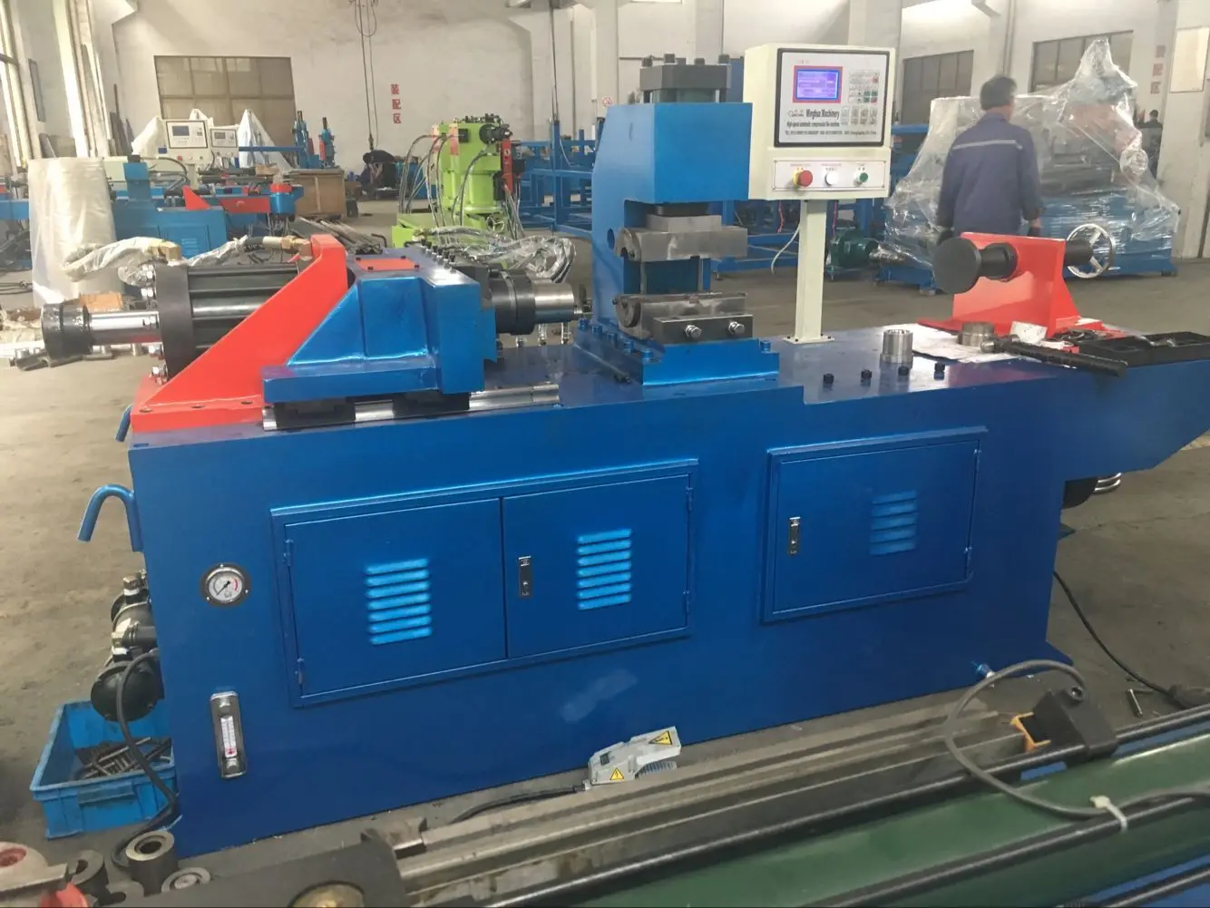 
Professional manufacturer for pipe forming machine and shrinking machine 