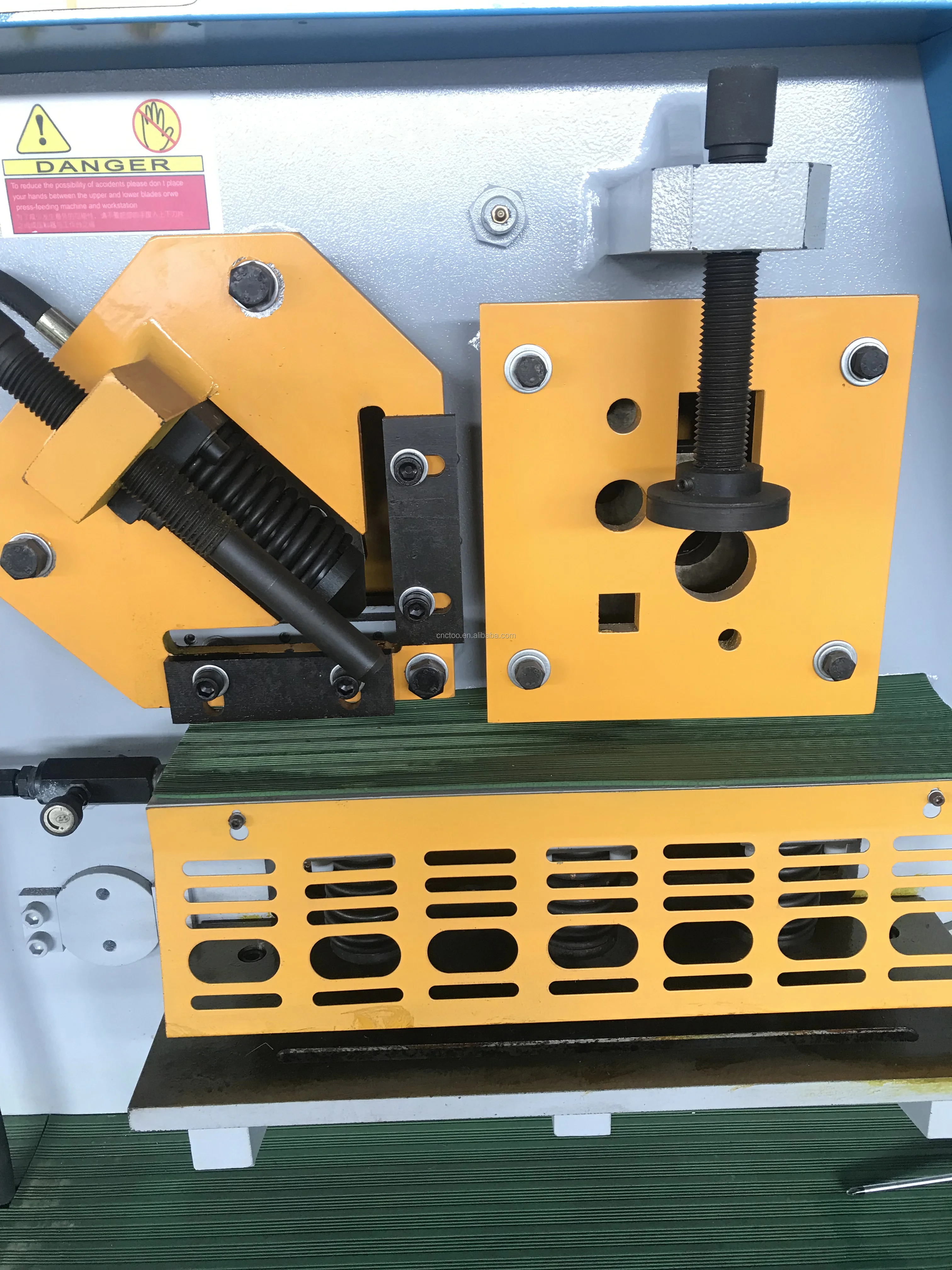 hydraulic ironworker hydraulic combined punching and shearing machine Q35Y- 20