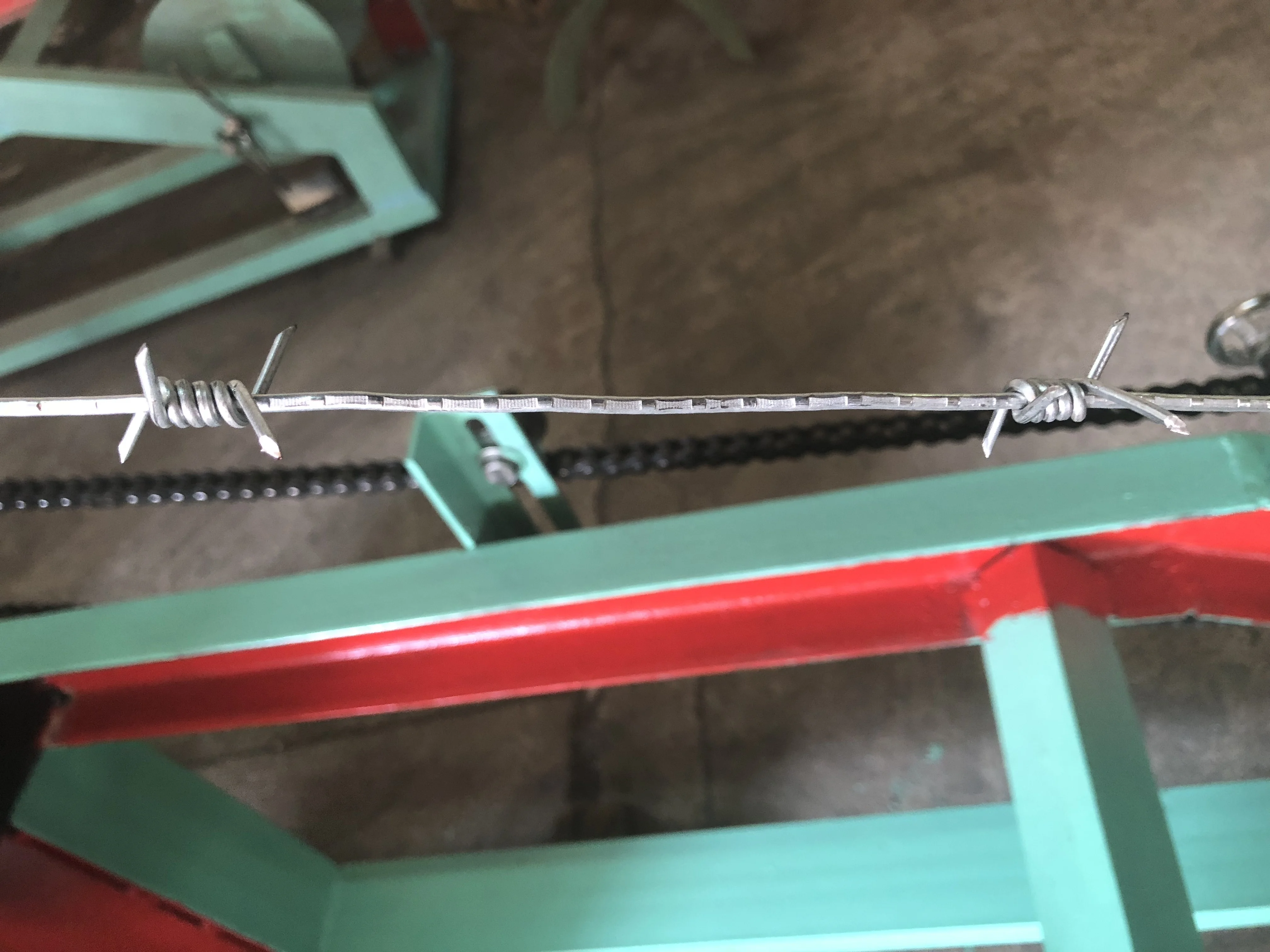 Full-Automatic Double Wires/Single wire Barbed Wire Making Machine Manufacturer