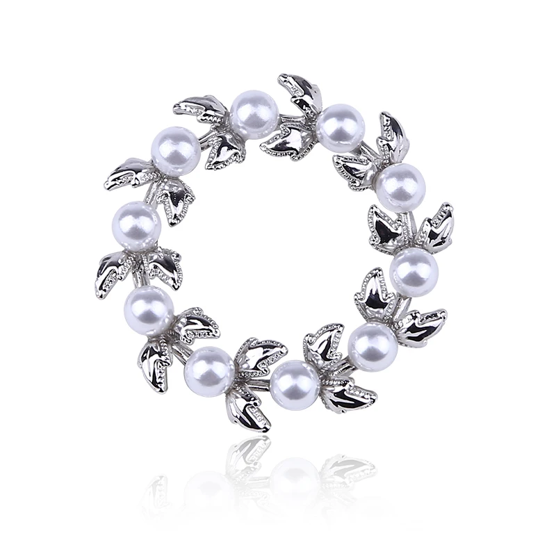 Hot selling fashion women round shaped alloy horseshoe brooches pearl garland brooches