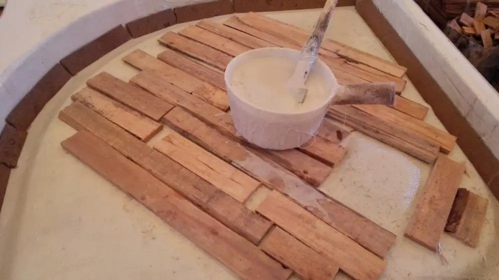 Portable retangular and square-shaped white shower tray