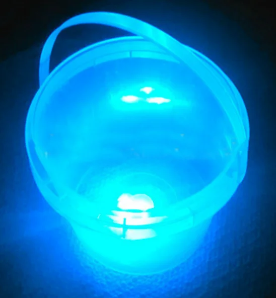 Пластиковое ведро для сладостей с ручкой