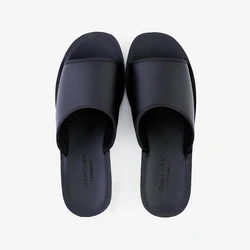 Simple and fashionable features designed skid resistance and wear-resistant upper leather thickened indoor slippers with Pu sole