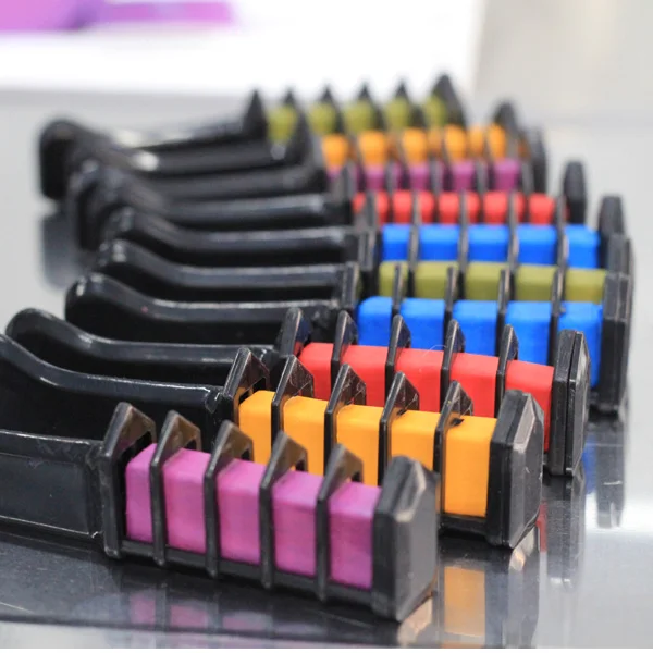 Fashionable attractive high pigment eco-natural-based hair chalk comb