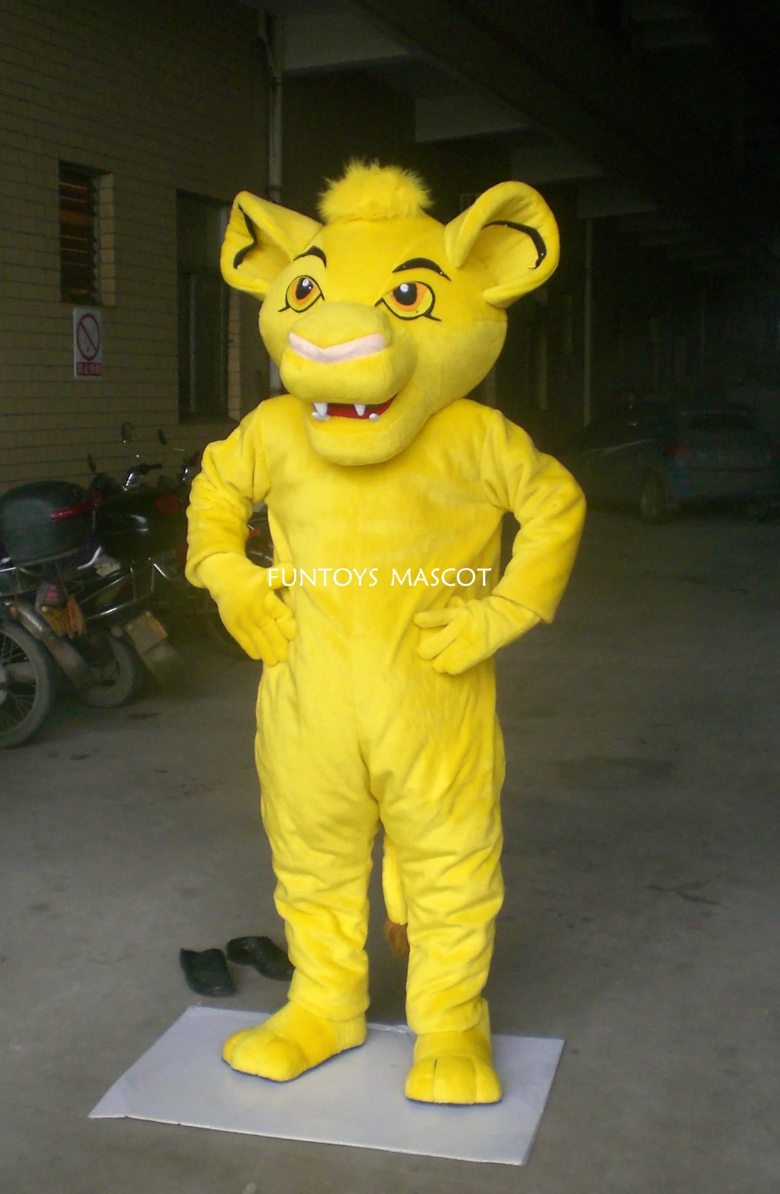 Funtoys CE realistic lion King simba costumes for adults