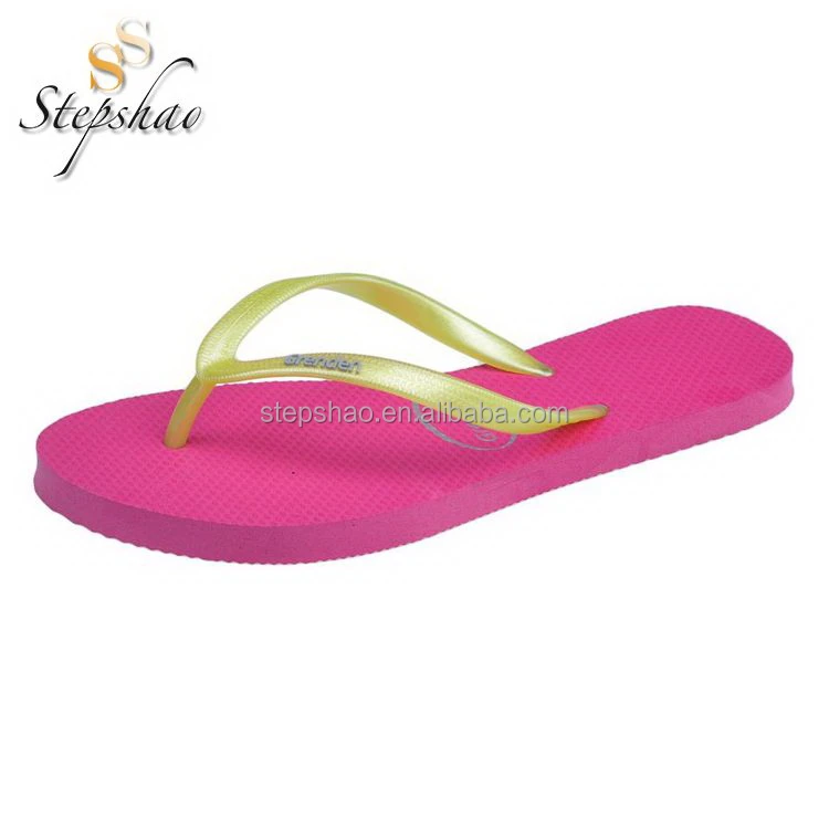 High quality Custom logo rubber flat flipflops for beach  outdoor  women girls flip flop