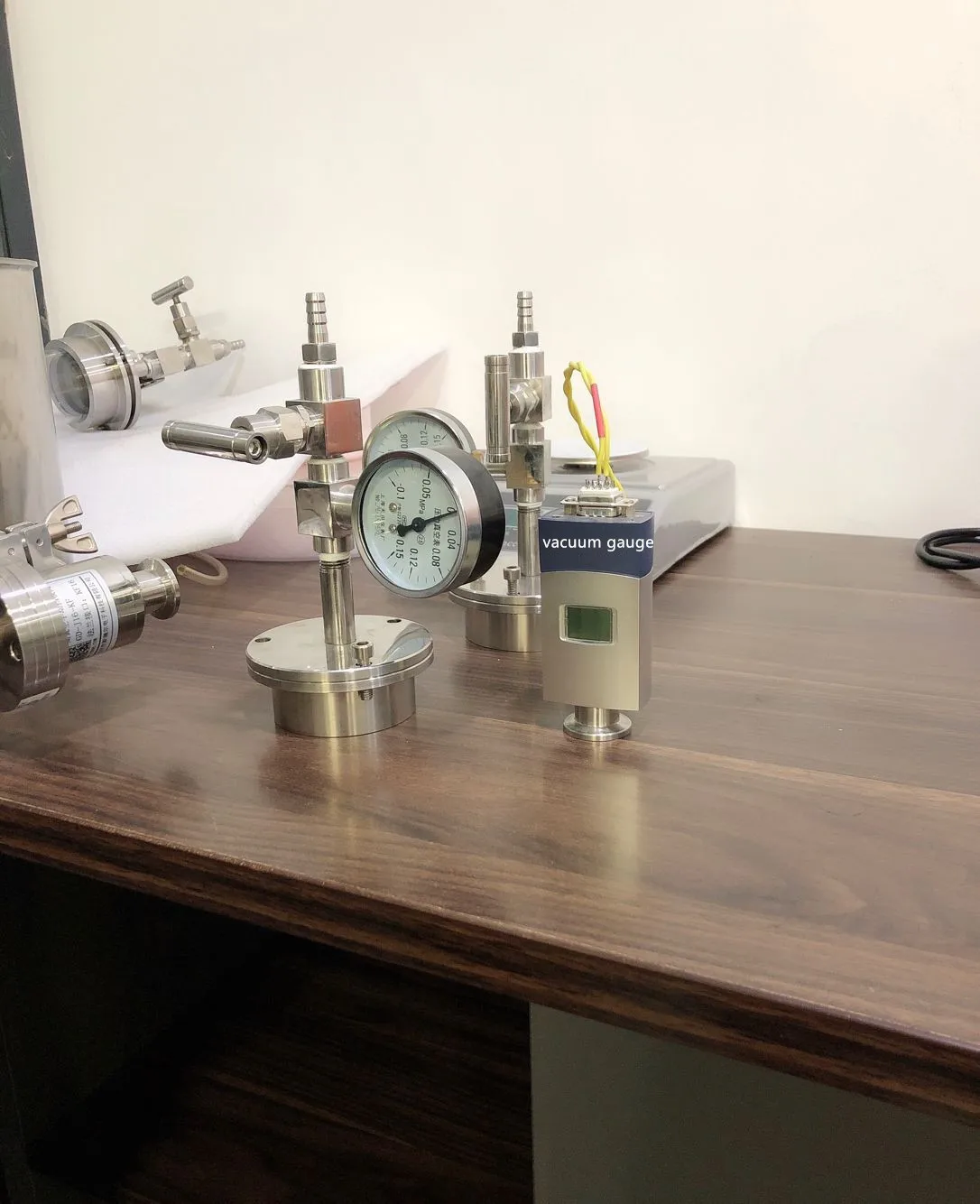 New product Sliding 2D molybdenum disulfide(MoSi2) cvd preparation system with water cooling system