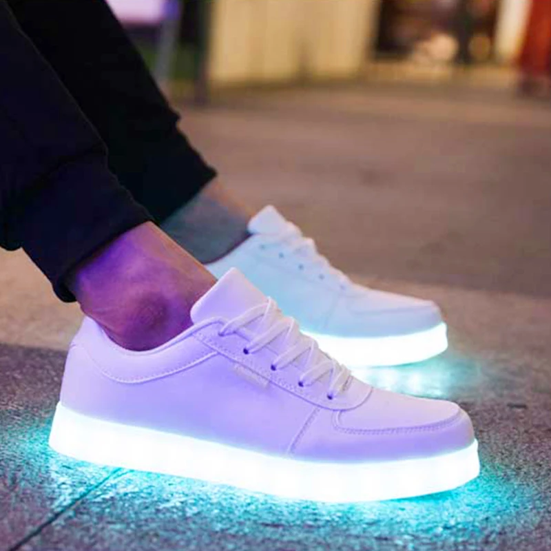 Low top Black White Flashing Lights Shoes Wholesale Led Light Up Shoes