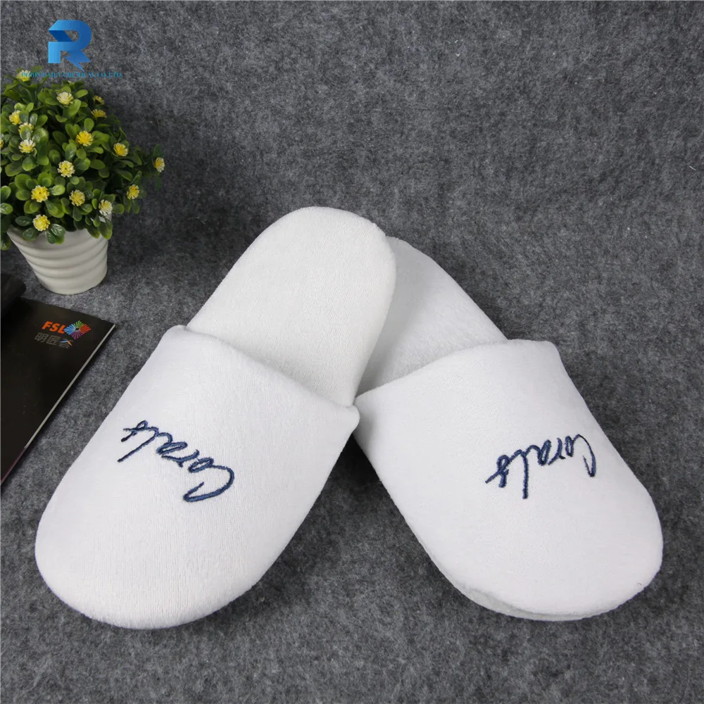 
 Custom small sewing label white closed toe indoor hotel slipper  