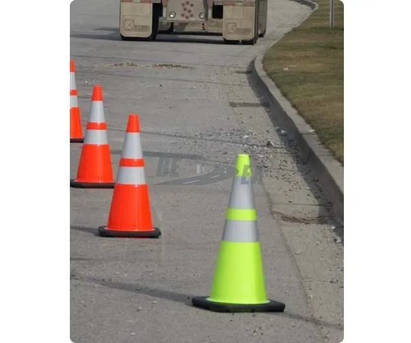 Black Base 450mm Height Flexible PVC Traffic Parking Cone Yellow