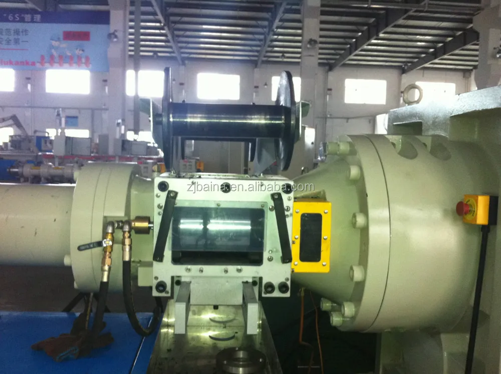 
Rubber vacuum cold-feeding extruder 