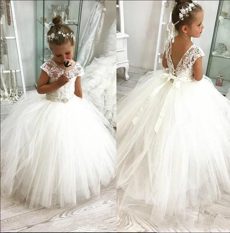 
ZH4207G 2019 Princess Flower Girl Dresses Western Garden Weddings Sheer Cap Sleeve Appliqued Toddler Kids Birthday Dress 