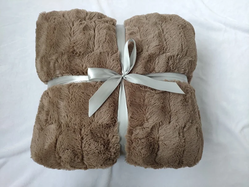 
China factory wholesale custom faux fur pv fleece and sherpa fleece two layer blanket quilts 