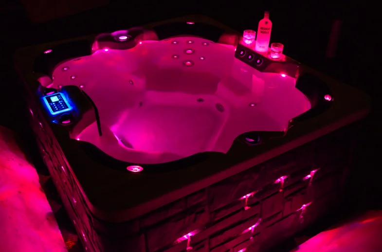 4 person spa with strong massage power good price and LED fountains