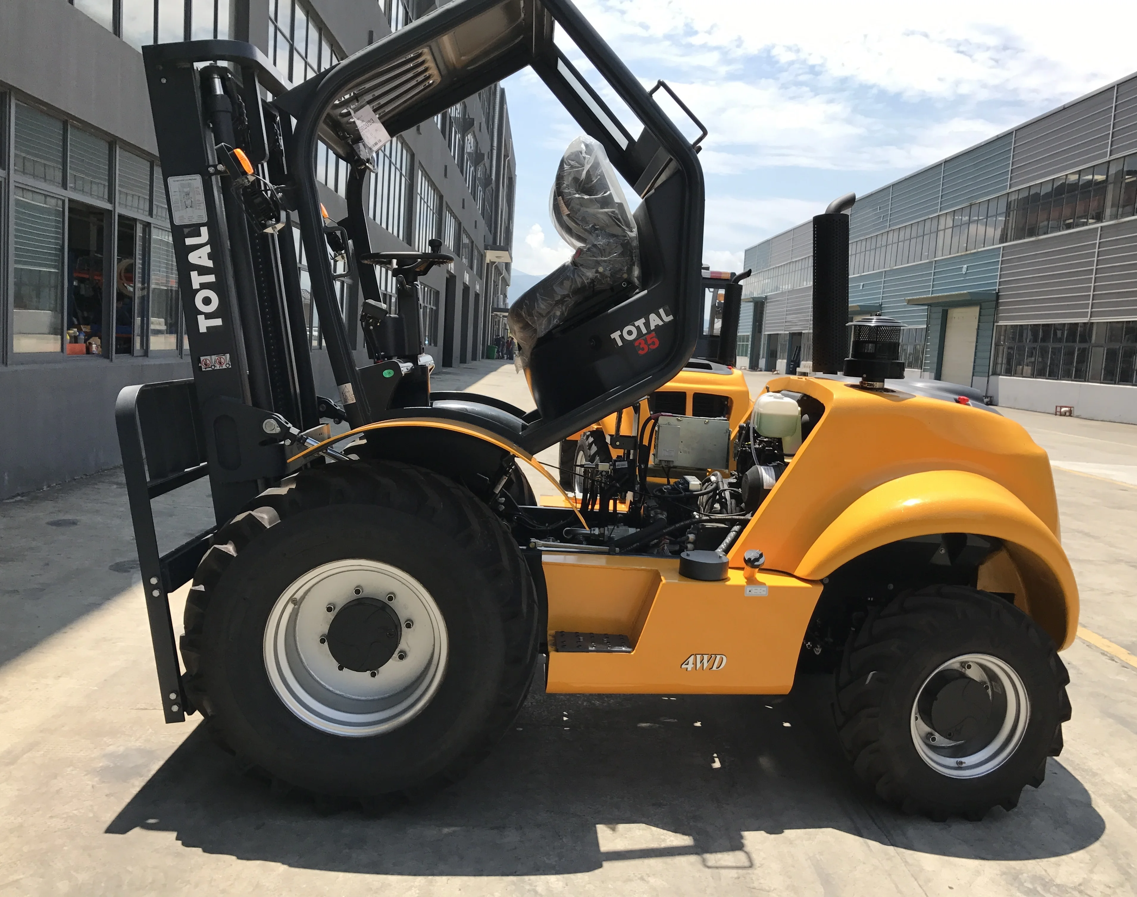 3.5 ton 4WD Rough Terrain Forklift