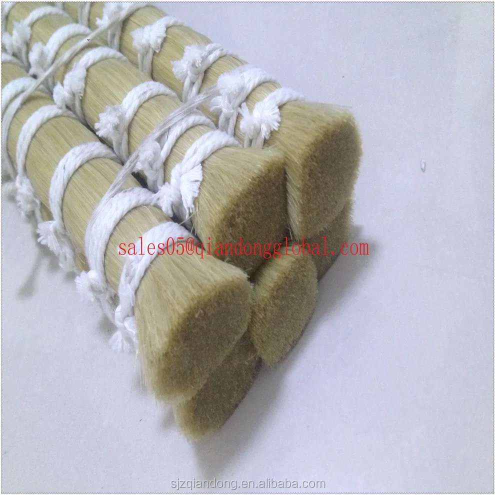 
Finely processed horse tail hair cleaned and organized by length 