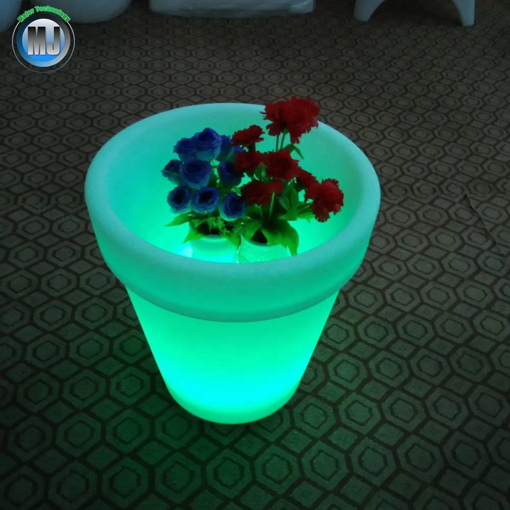 Plastic Material Waterproof Rechargeable Color Changing Lighting Up LED Flower Pot