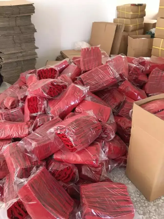 red welding glove (6).jpg