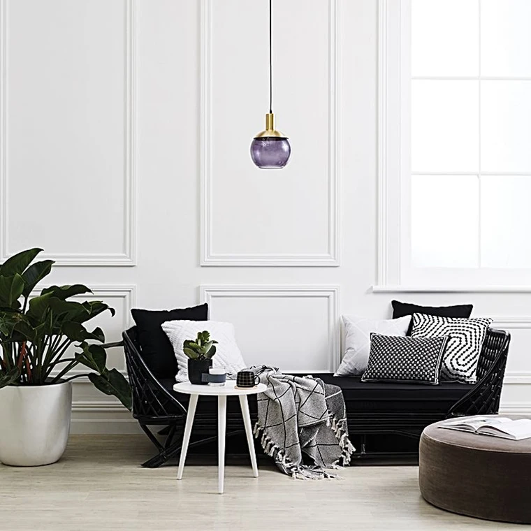 Northeren Europe style black and white smart round coffee table