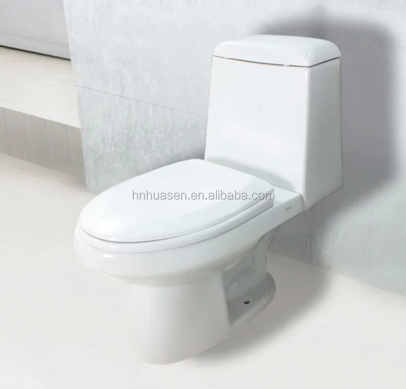 China Supplier Ceramic Elongated Two Piece Toilet for Korea