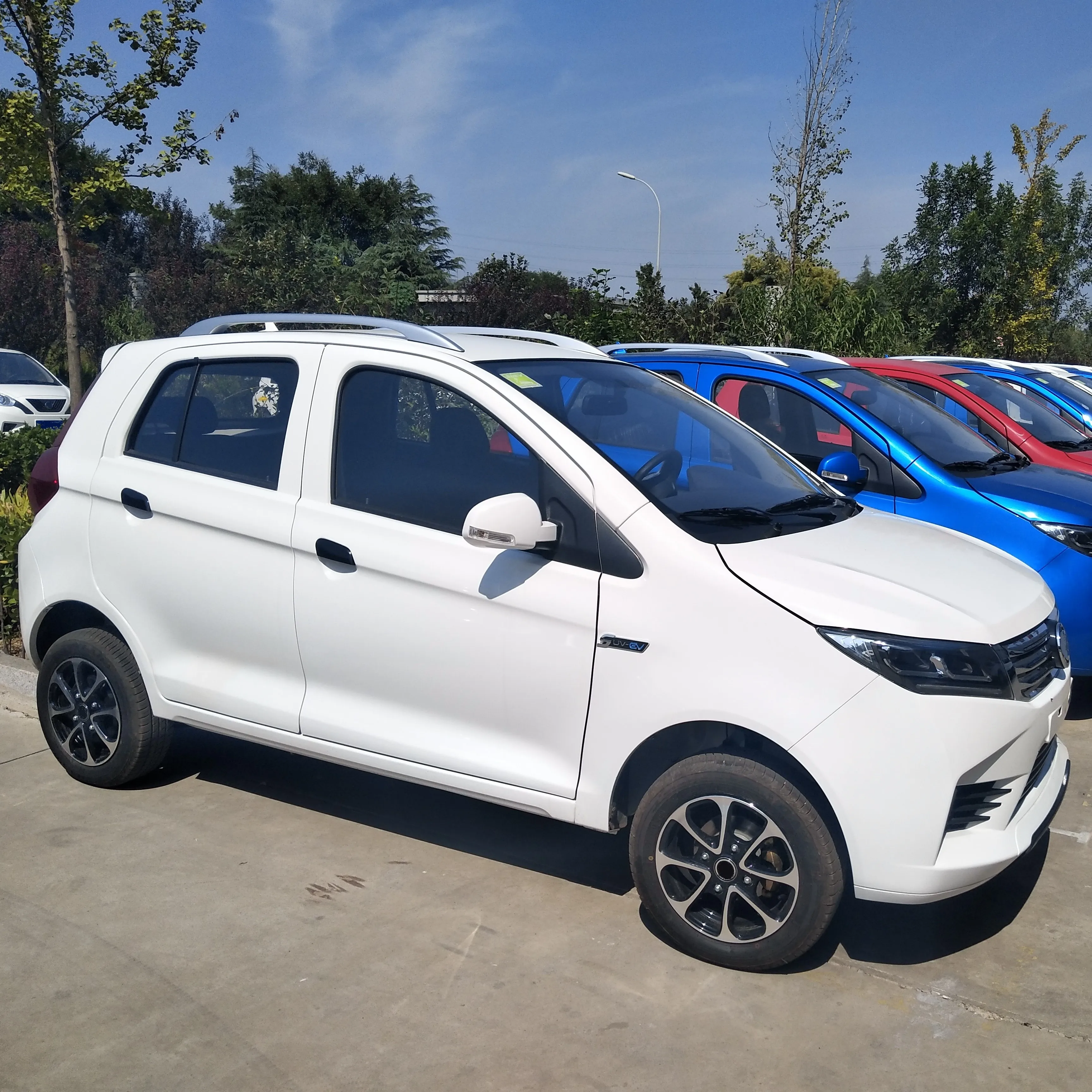 F1   Hot sale factory price 4 seat cheap electric cars left steering wheel right hand drive small electric cars suv jeep