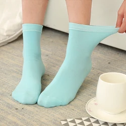 Ladies cotton gel moisture socks for foot care