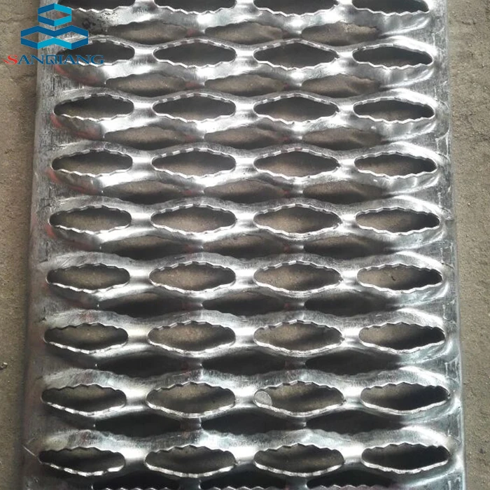 best price crocodile mouth anti slip metal perforated sheet /grating trailer ramp