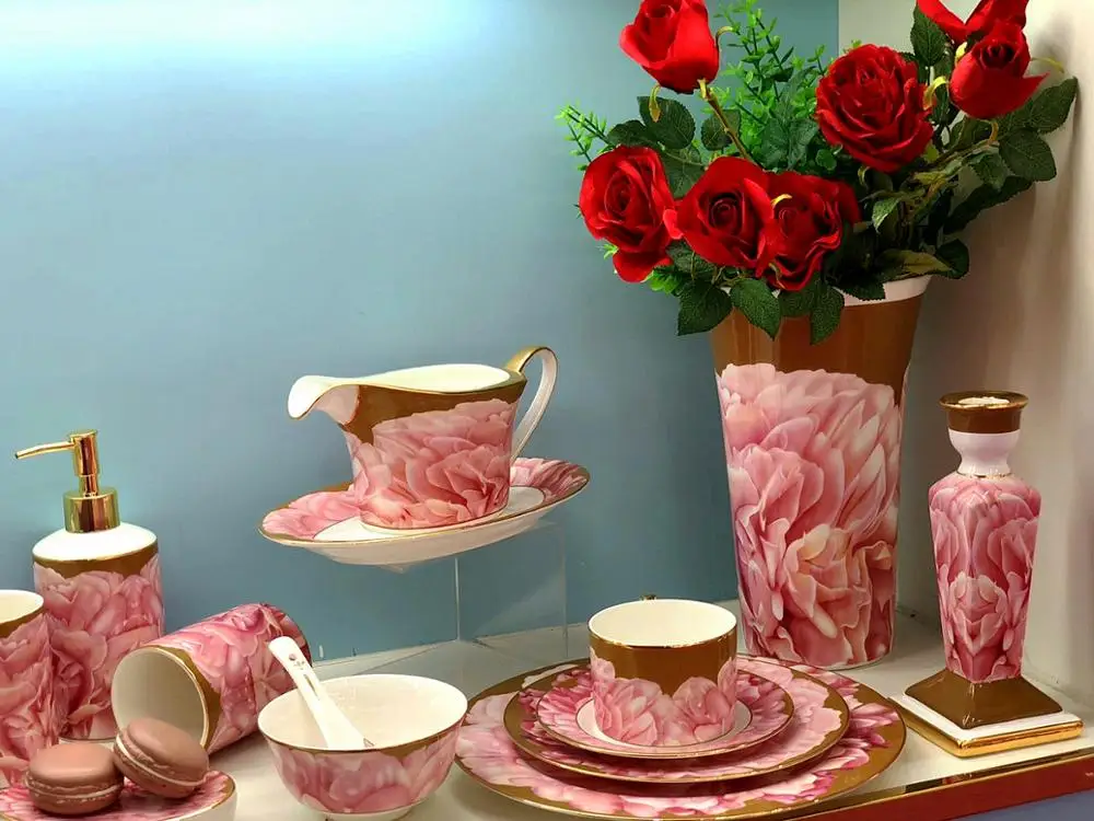 
Luxury Tableware Set Hand Printing Porcelain Dinnerware Bone China Sets 
