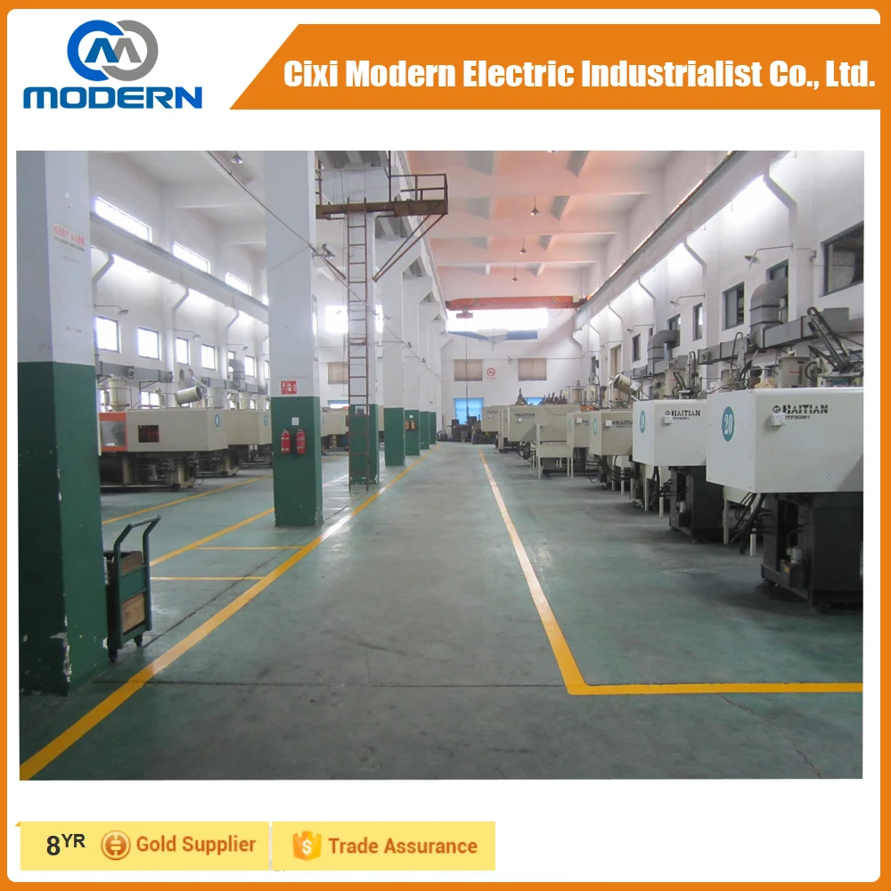 Cixi Modern Plastic Cleaning Brush with Ice Breaker for Car Body