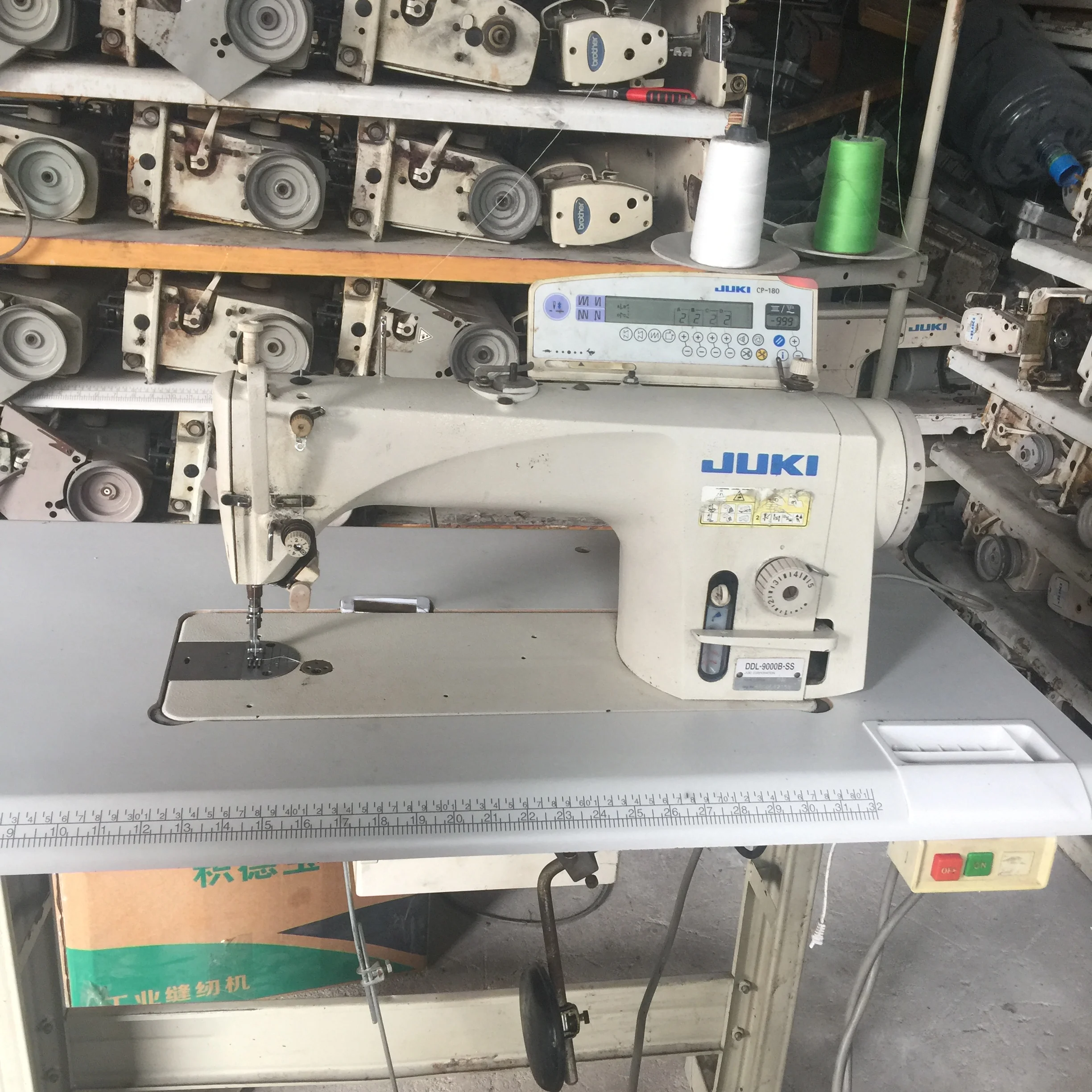 Factory sale Used JUKI9000B lockstitch sewing machine  price is nice