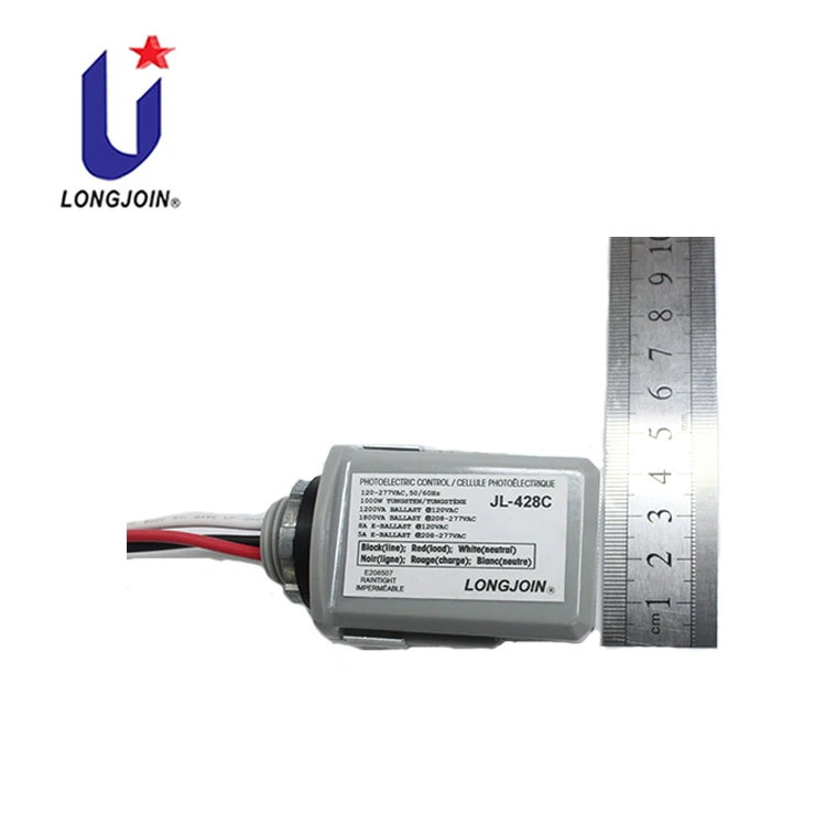 Outdoor Post Light with Dusk to Dawn Electric Photo Sensor