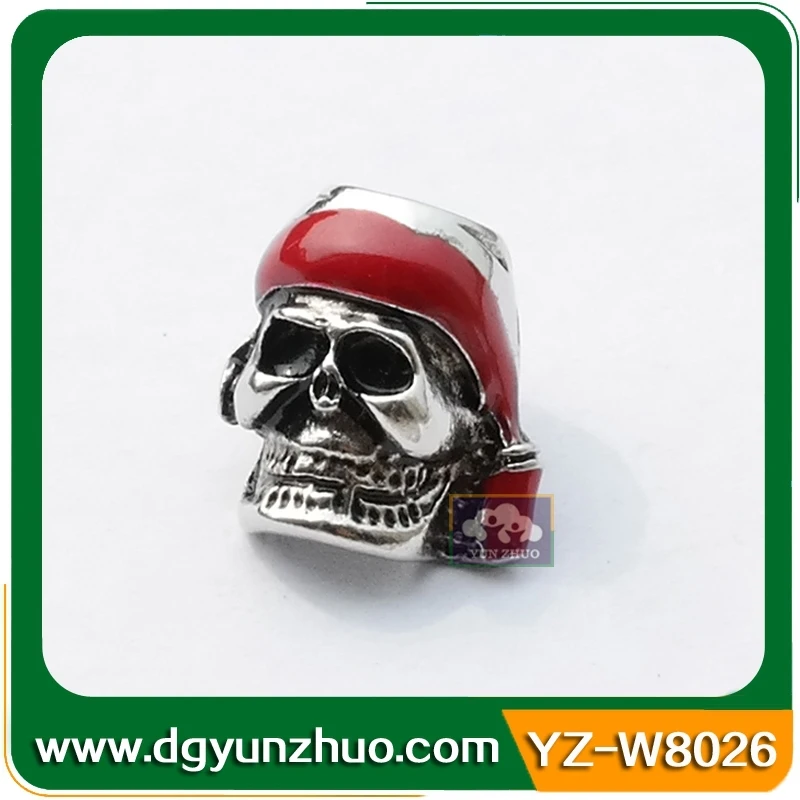 
Metal skull beads with glow in the dark eyes 