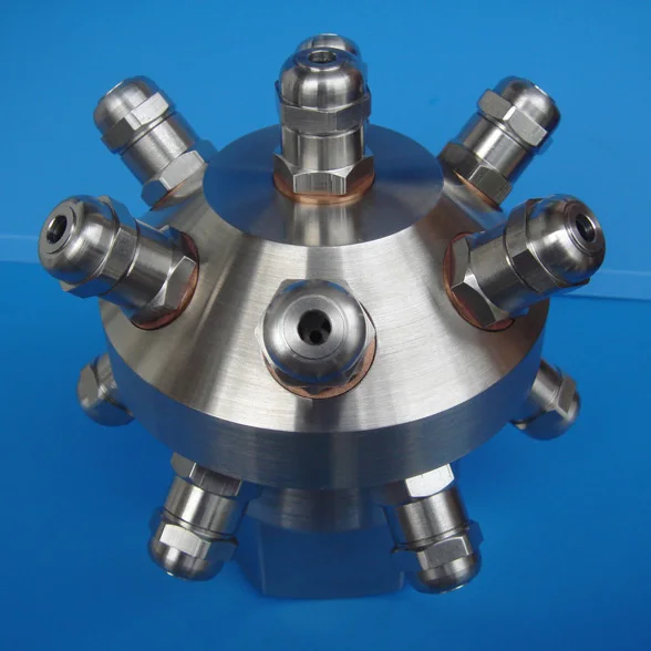 Сопло для чистки распылителем с баком на 360 градусов