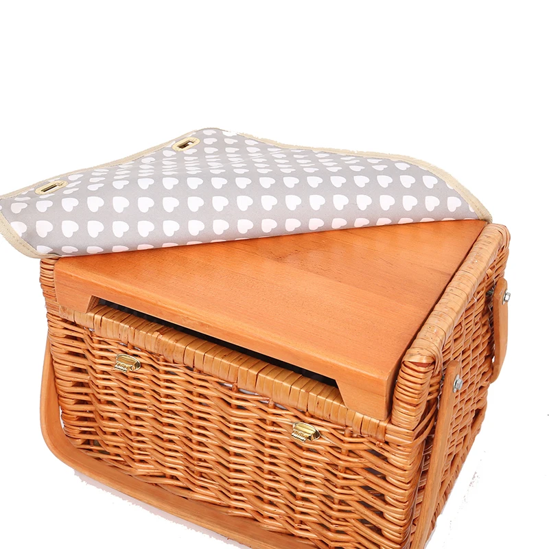 Discount Luxury Baskets Wicker Picnic Basket With Cutlery